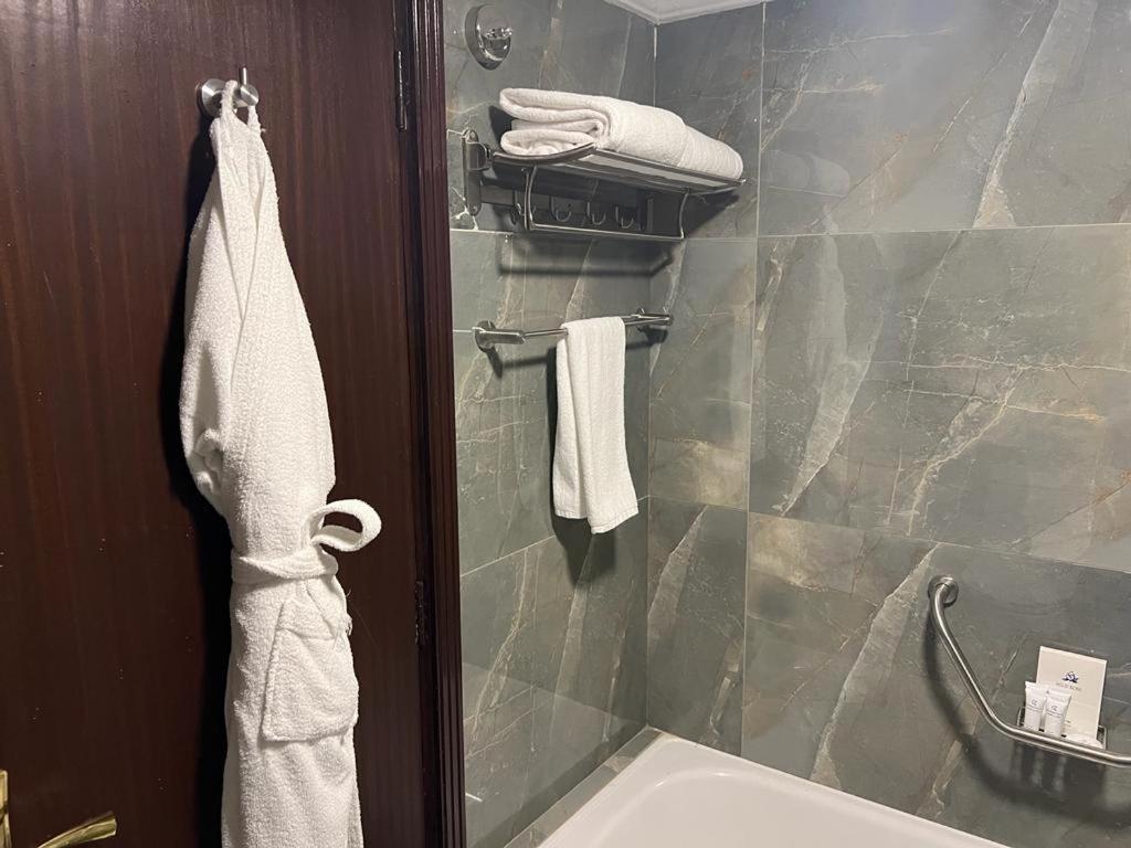 Al Ansar Golden Tulip Hotel Medina Exterior photo